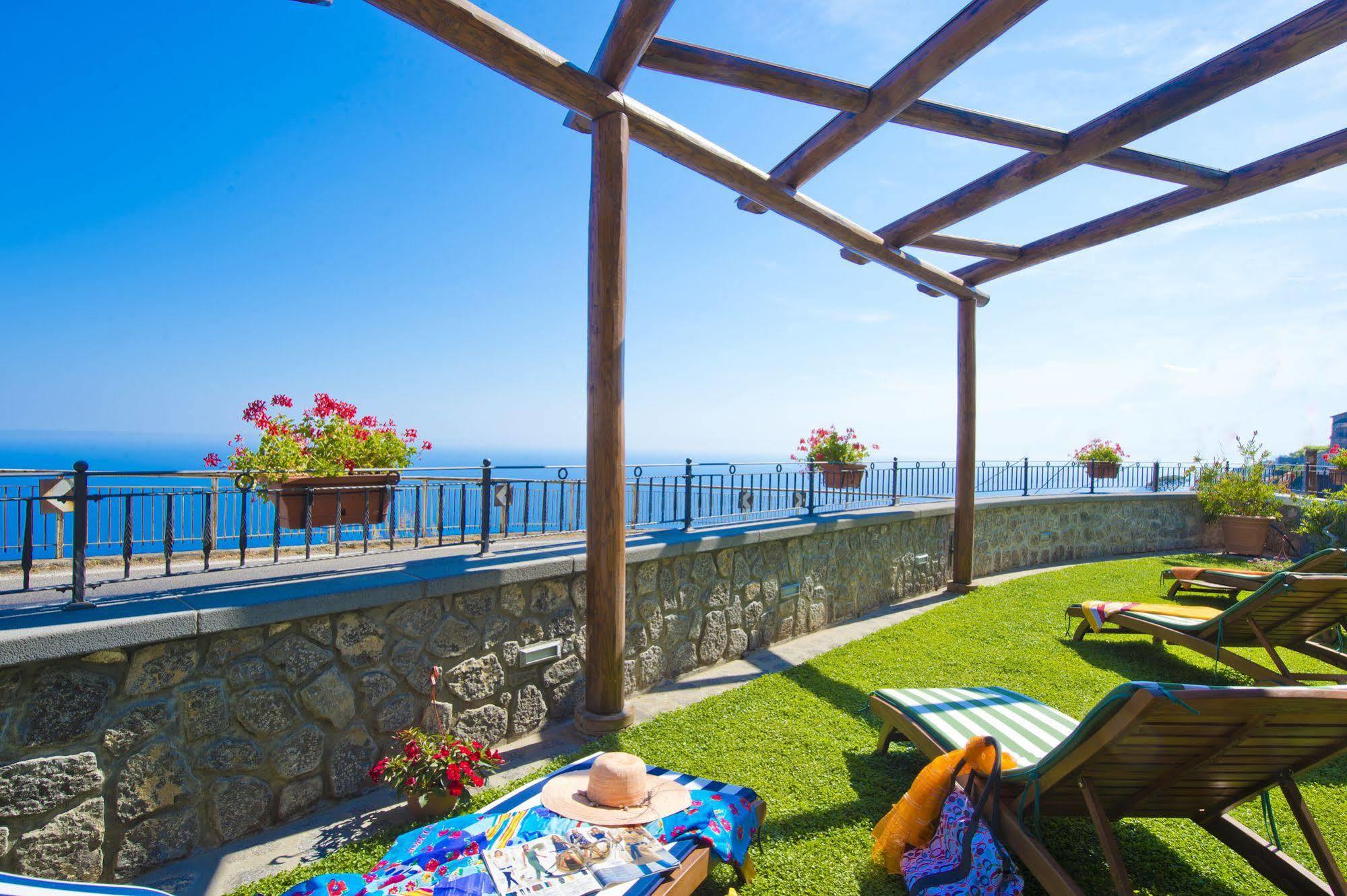 Bed and Breakfast La Mela Blu Фуроре Экстерьер фото